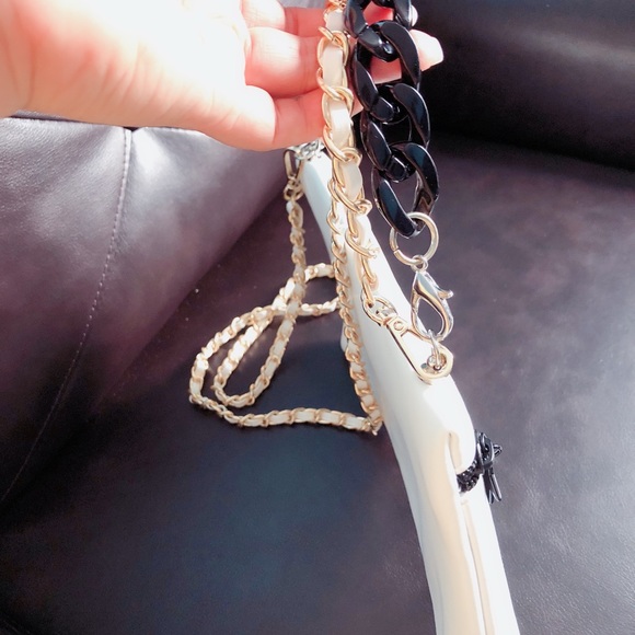 Dior cosmetic pouch & Chain - Picture 3 of 5